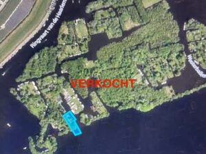 Ruim eiland aan de grote poel!